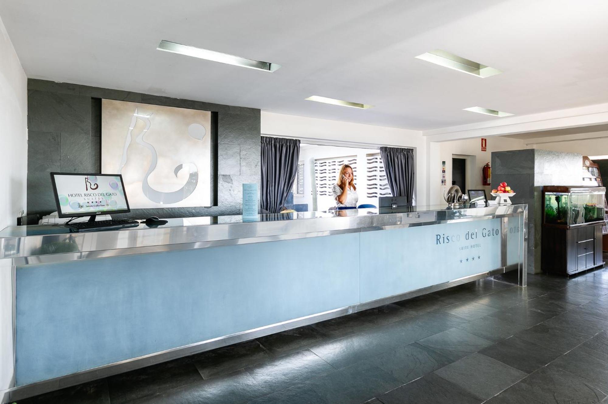 קוסטה קלמה Hotel Livvo Risco Del Gato Suites מראה חיצוני תמונה